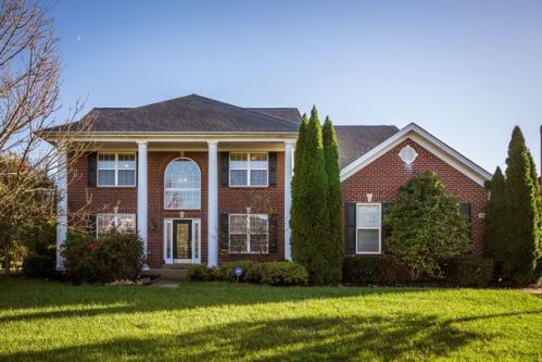 10504 Championship Ct, Prospect, KY 40059-7506