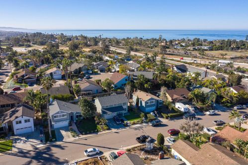 1434 Kings Cross Dr, Cardiff By The Sea CA  92007-1316 exterior