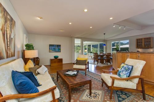 3779 Kumulani Pl, Honolulu, HI 96822-1113