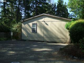 104 Manzanita Way, Florence, OR 97439-8767