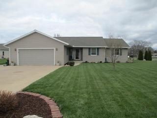 13 Bailey Creek Dr, Tonica, IL 61370-9789