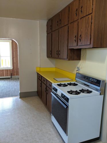 2218 10th St, Two Rivers, WI 54241-3710