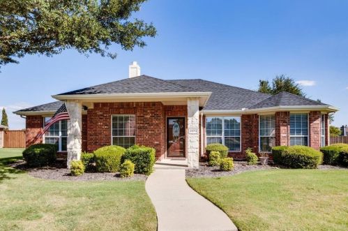 2070 Harvester Dr, Rockwall, TX 75032-7416