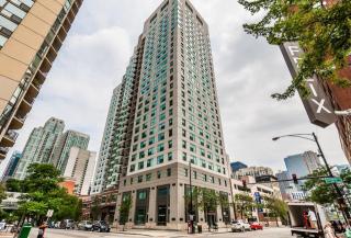 77 Huron St, Chicago IL  60654-2852 exterior