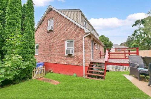 30 Lambert Dr, Norwich CT  06360-1735 exterior