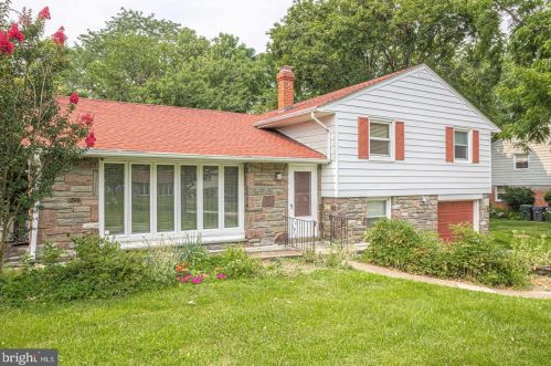 1210 Oliver Rd, Huntingdon Valley, PA 19006-8420