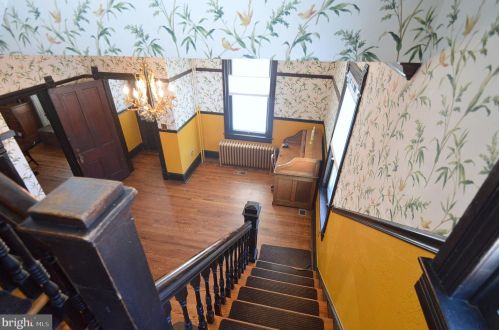 151 Fairfax St, Berkeley Springs WV  25411-3237 exterior