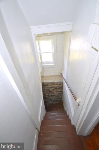 151 Fairfax St, Berkeley Springs WV  25411-3237 exterior