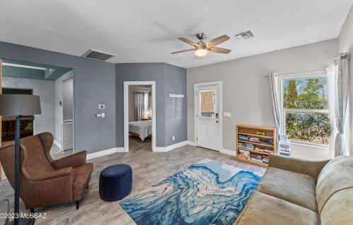 948 10th Ave, Tucson AZ  85705-7624 exterior