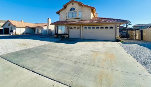 12803 Cardinal Rd, Victorville, CA 92392-6738