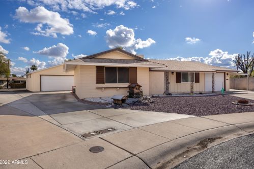 10339 Pinehurst Dr, Sun City, AZ 85351-4139