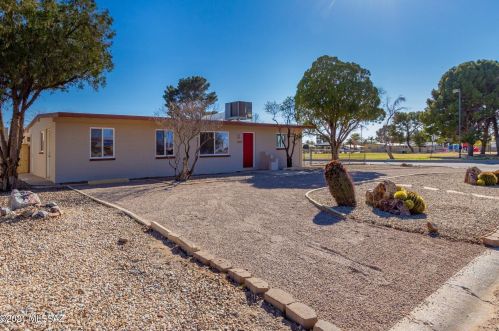 6102 24th St, Tucson, AZ 85711-6006