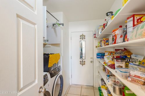 8465 Hodgman Pl, Tucson AZ  85747-5710 exterior