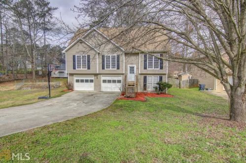 622 Granite Ln, Loganville, GA 30052-2378