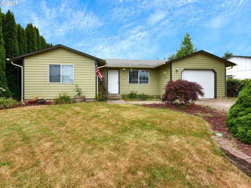 2761 12 St, Lebanon OR  97355-1074 exterior