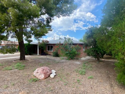 4743 Bellevue St, Tucson, AZ 85712-4707