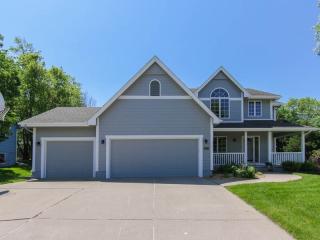 9108 Alpine Dr, Des Moines, IA 50322-7438