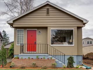 3604 64th Ave, Portland, OR 97206-2744