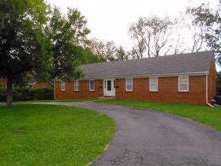 221 Medlock Rd, Lexington, KY 40517-1149