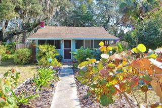 1935 Overbrook Ave, Clearwater FL  33755-1421 exterior