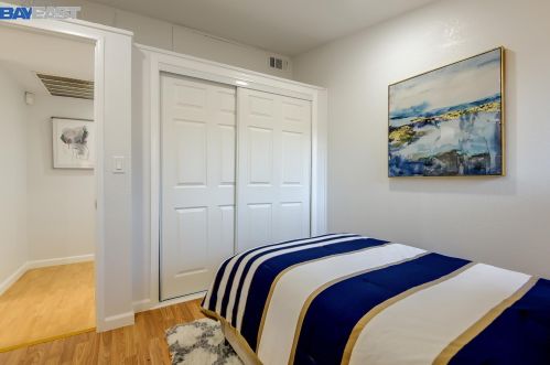 2072 Everglade St, Hayward CA  94545-4737 exterior