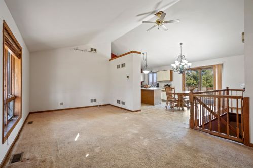 626 Burlington Ave, Twin Lakes, WI 53181-9601