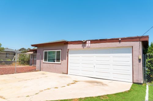 639 Gregory St, San Diego, CA 92113-2617