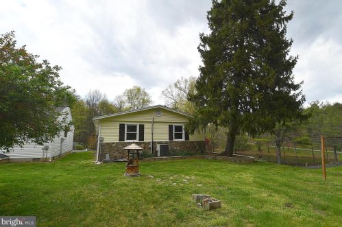 340 Highland Ridge Rd, Berkeley Springs WV  25411-3898 exterior
