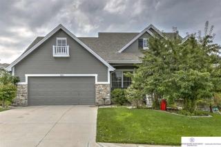 556 180th Ave, Omaha, NE 68022-6907