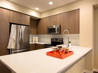 111 Rengstorff Ave, Mountain View CA  94043-4208 exterior