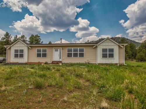 75 Highland Meadows Dr, Twin Rock, CO 80816-8813