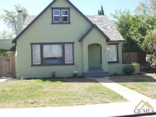 2525 Park Way, Bakersfield, CA 93304-1122