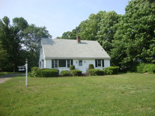 337 Flanders St, Southington, CT 06489-2004