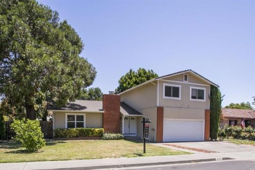 331 Edgewood Dr, Vacaville, CA 95688-3602