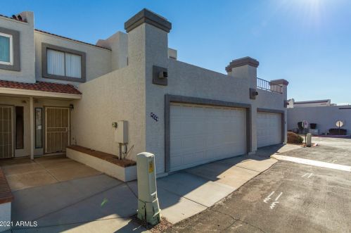 9255 47th Dr, Glendale, AZ 85302-3652