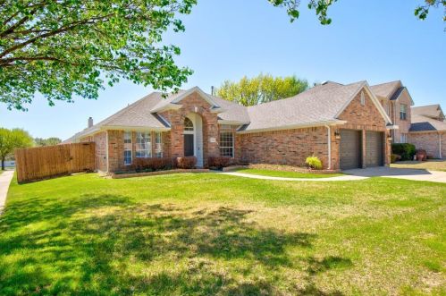 5320 Natchez Trl, Fort Worth, TX 76137-4917