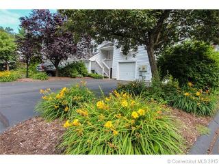 7 Camille Ln, Collinsville, CT 06019-2040