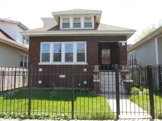 4841 Drummond Pl, Chicago, IL 60639-1718