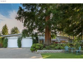 7160 Crestview Pl, Beaverton OR  97008-8815 exterior