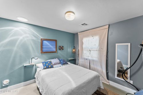 948 10th Ave, Tucson AZ  85705-7624 exterior