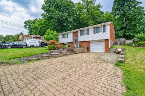 361 Holiday Park Dr, Pittsburgh, PA 15239-2364