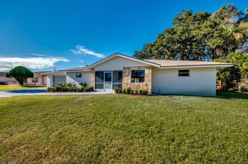 1607 Country Club Pkwy, Lehigh Acres, FL 33936-5309