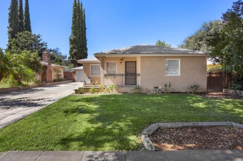 3742 Harding St, Riverside, CA 92506-2646