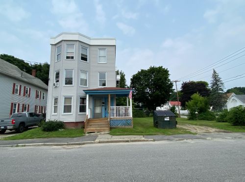76 Spring St, Lewiston, ME 04240-7563