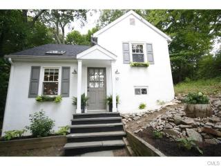 10 Buttonball Trl, Norwalk CT  06851-2804 exterior
