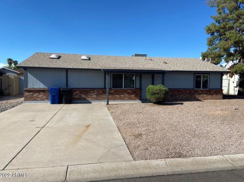 7832 Garnet Ave, Mesa, AZ 85209-3406