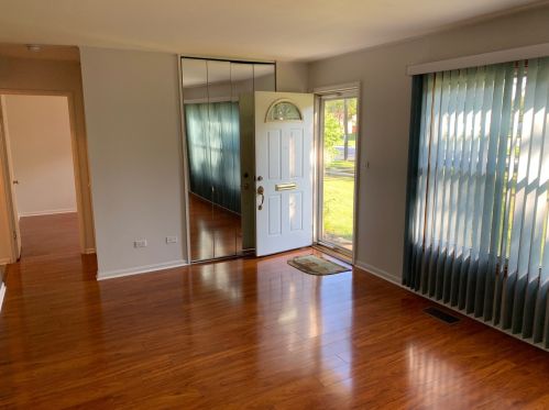 2507 Campbell St, Rolling Meadows IL  60008-1611 exterior