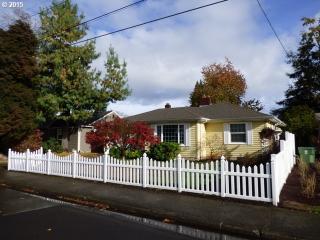 1128 Evergreen Ave, Salem, OR 97301-1617