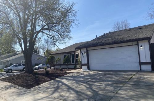 8930 Mineral King Ct, Elk Grove, CA 95624-2752