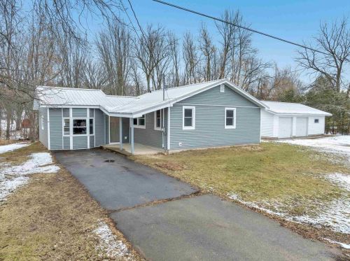 147 Pine St, Pulcifer, WI 54124-9378